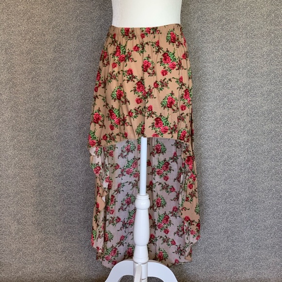 💫✨Rose Print High Low Skirt✨💫 - Picture 2 of 4